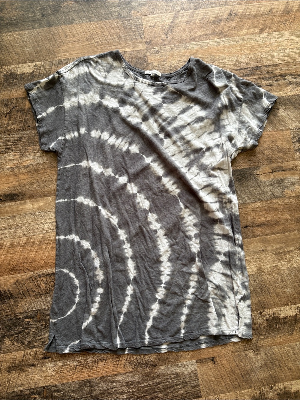 Z Supply Short Sleeve Tie-Dye Dress in Gray & White